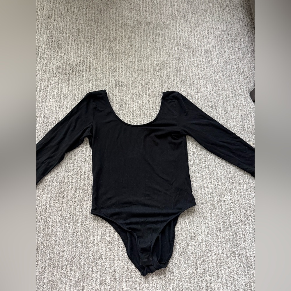 H&M Black Lyocell Woman’s Bodysuit size M 3/4 sleeve Scoop Neck